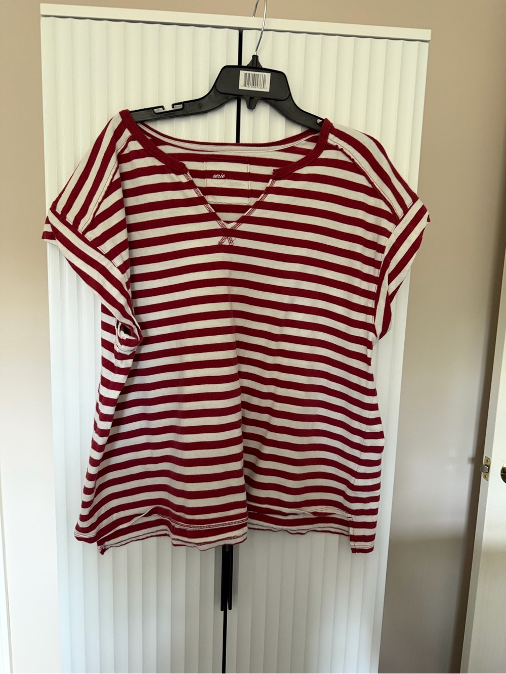 aerie Red & White Striped V-Neck Short Sleeve Tee Large